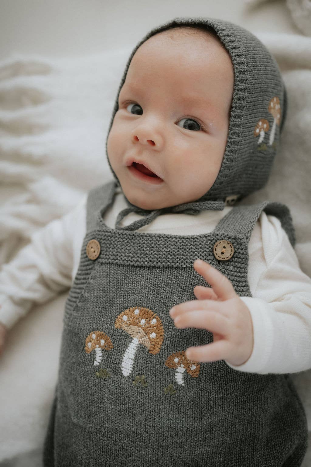 Annie & Charles - Kötött szett- Gombás