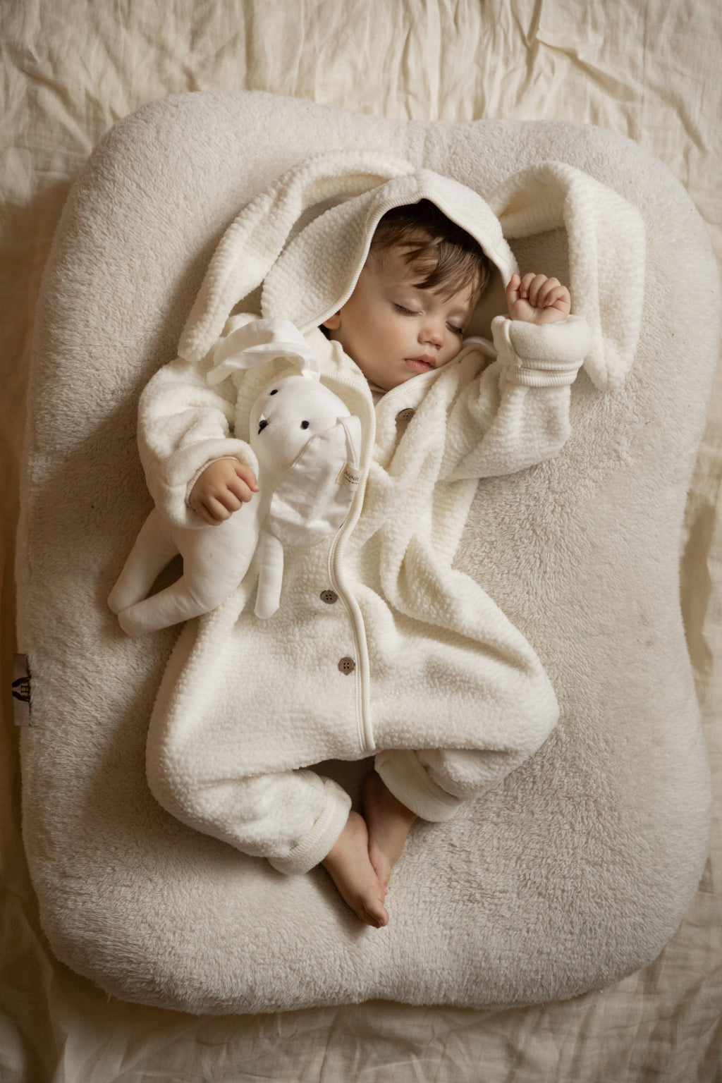 Annie & Charles - Nyuszis polár overál: Fehér