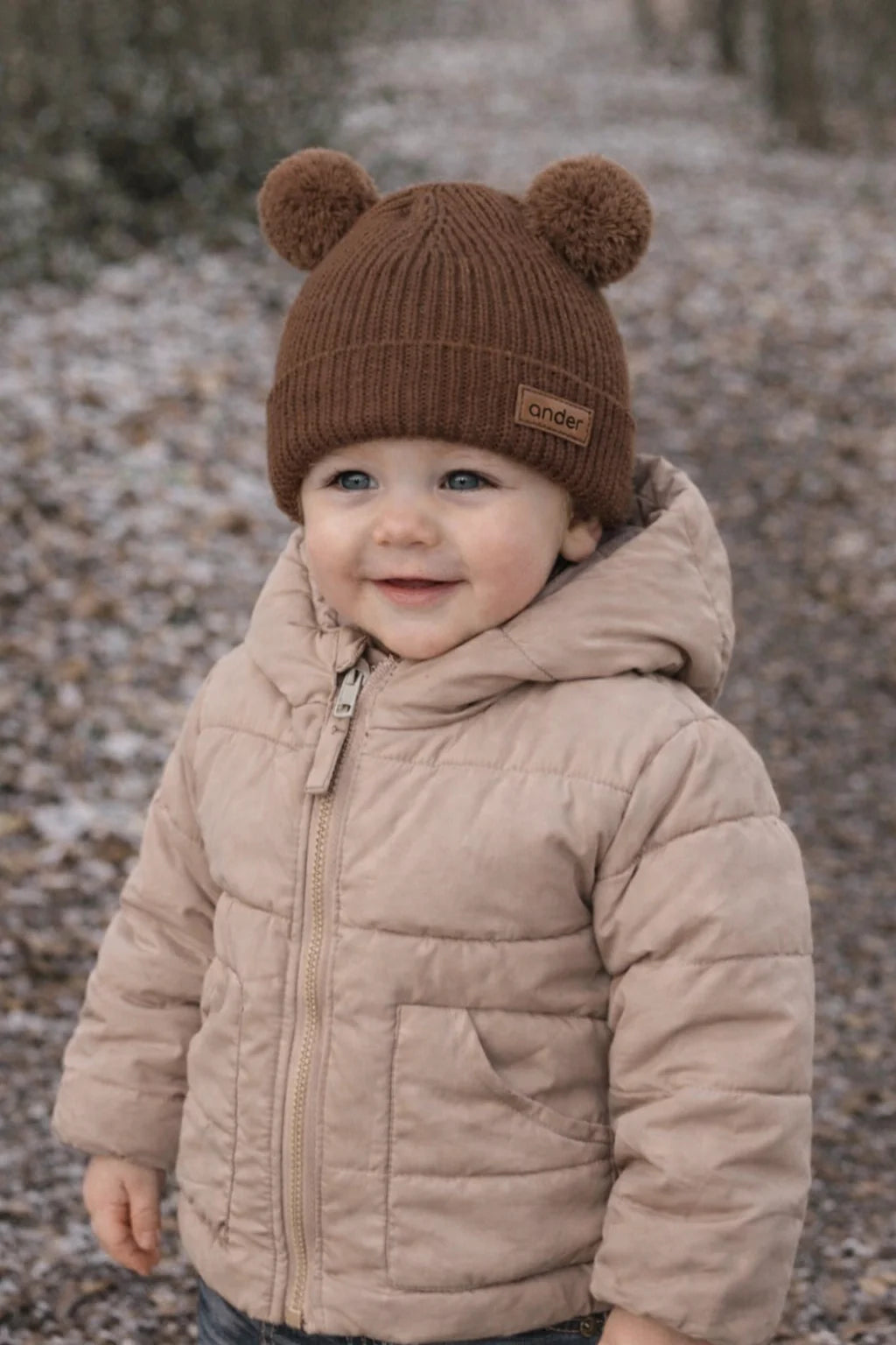 Ander - TEDDY 100% Merinói Gyapjú Babasapka Pompommal - Barna