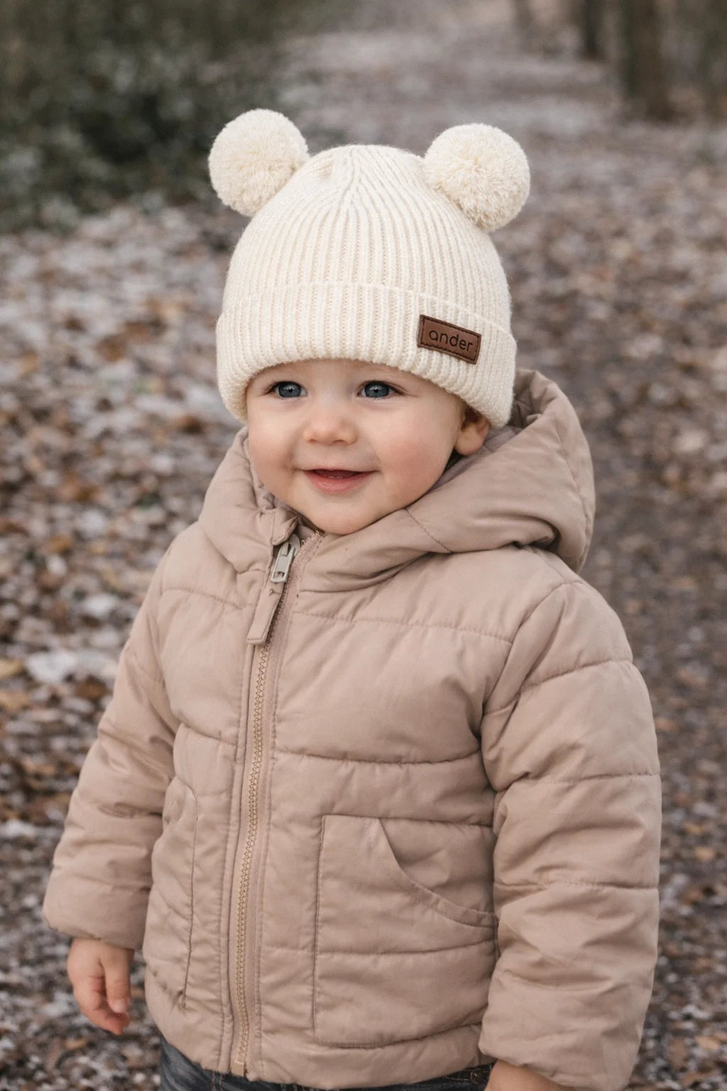 Ander - TEDDY 100% Merinói Gyapjú Babasapka Pompommal - Fehér